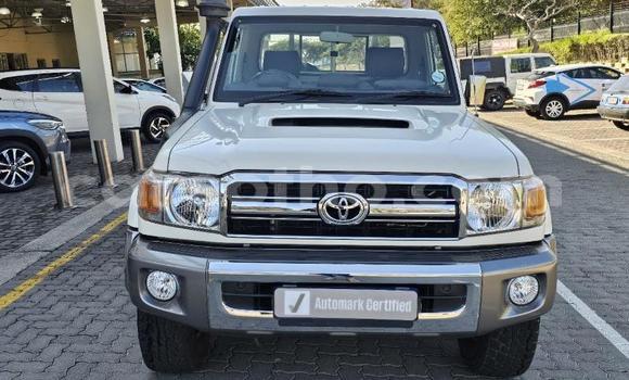 Buy Used Toyota Land Cruiser White Car in Maseru in Maseru Buy Used Toyota Land Cruiser White Car in Maseru in Maseru