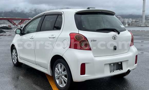Sayi Na hannu Toyota Vitz White Mota in Maseru a Maseru Sayi Na hannu Toyota Vitz White Mota in Maseru a Maseru