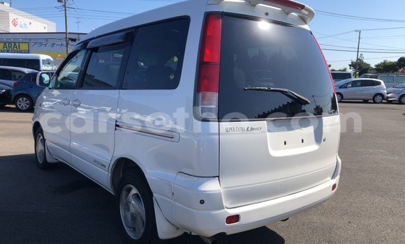 Buy Used Toyota Noah White Car in Maseru in Maseru Buy Used Toyota Noah White Car in Maseru in Maseru