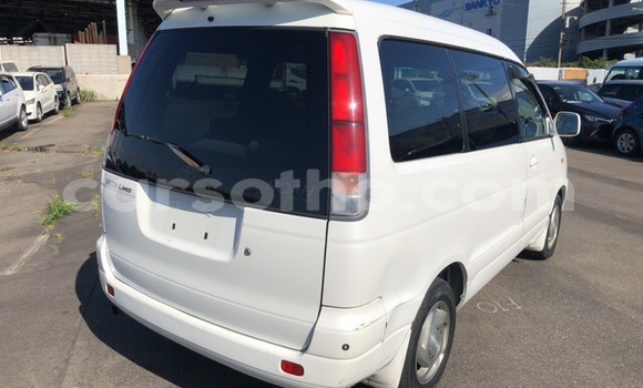 Sayi Na hannu Toyota Noah White Mota in Maseru a Maseru Sayi Na hannu Toyota Noah White Mota in Maseru a Maseru