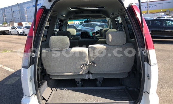 Sayi Na hannu Toyota Noah White Mota in Maseru a Maseru Sayi Na hannu Toyota Noah White Mota in Maseru a Maseru