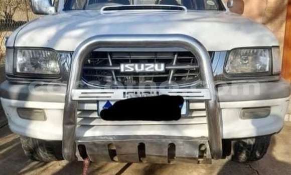 Sayi Na hannu Isuzu Bellett White Mota in Maputsoa a Leribe Sayi Na hannu Isuzu Bellett White Mota in Maputsoa a Leribe
