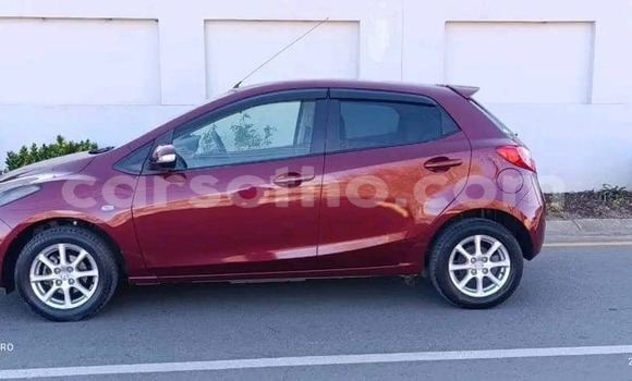 اشتري مستعمل Mazda Demio Red سيارة في Butha Buthe في Butha-Buthe