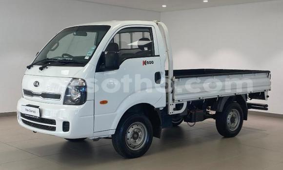 Acheter Occasion Voiture Kia K5 Blanc à Maseru, Maseru Acheter Occasion Voiture Kia K5 Blanc à Maseru, Maseru