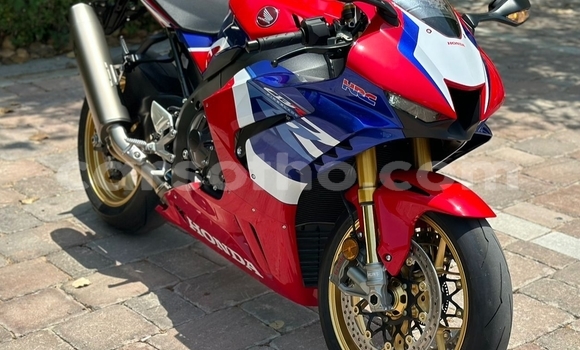 Sayi Na hannu Honda CBR 1000 RR Red Motsi in Maseru a Maseru