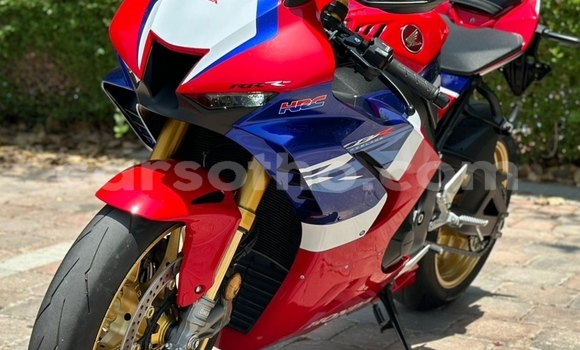 Buy Used Honda CBR 1000 RR Red Bike in Maseru in Maseru Buy Used Honda CBR 1000 RR Red Bike in Maseru in Maseru