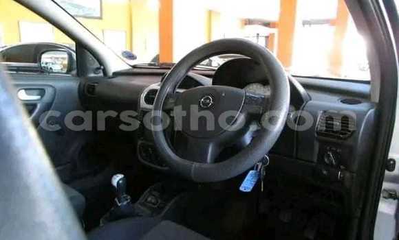 Sayi Na hannu Opel Corsa Silver Mota in Maseru a Maseru Sayi Na hannu Opel Corsa Silver Mota in Maseru a Maseru