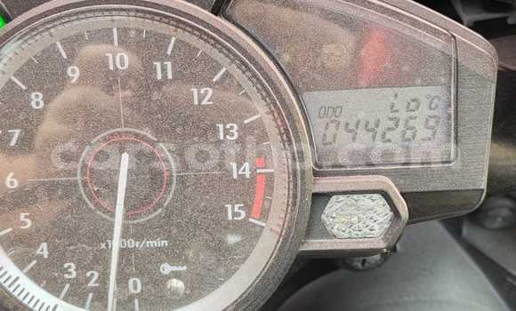 Buy Used Yamaha R1 White Bike in Maseru in Maseru Buy Used Yamaha R1 White Bike in Maseru in Maseru