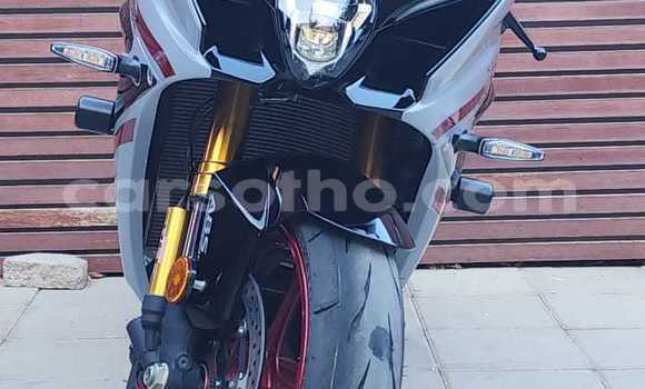 Sayi Na hannu Suzuki GSX–R Black Motsi in Maseru a Maseru