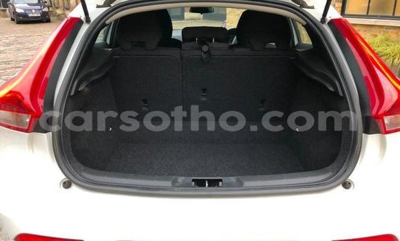 Buy Used Volvo V40 White Car in Qacha's Nek in Quthing Buy Used Volvo V40 White Car in Qacha's Nek in Quthing