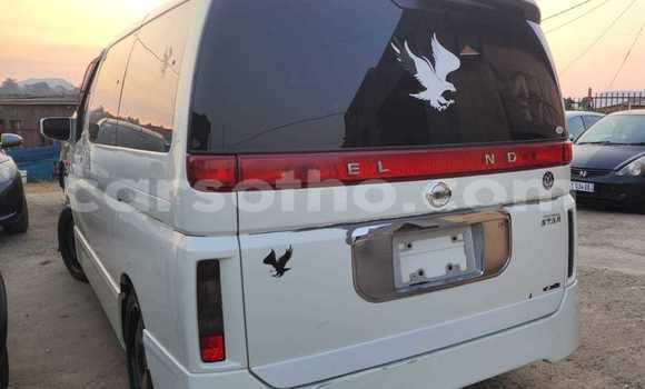 Sayi Na hannu Nissan Elgrand White Mota in Import - Dubai a Maseru Sayi Na hannu Nissan Elgrand White Mota in Import - Dubai a Maseru