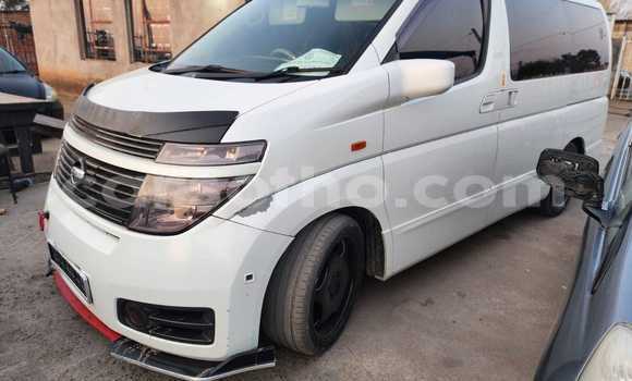Sayi Na hannu Nissan Elgrand White Mota in Import - Dubai a Maseru Sayi Na hannu Nissan Elgrand White Mota in Import - Dubai a Maseru