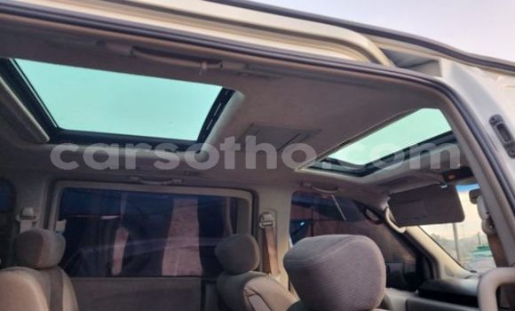 Sayi Na hannu Nissan Elgrand White Mota in Import - Dubai a Maseru Sayi Na hannu Nissan Elgrand White Mota in Import - Dubai a Maseru
