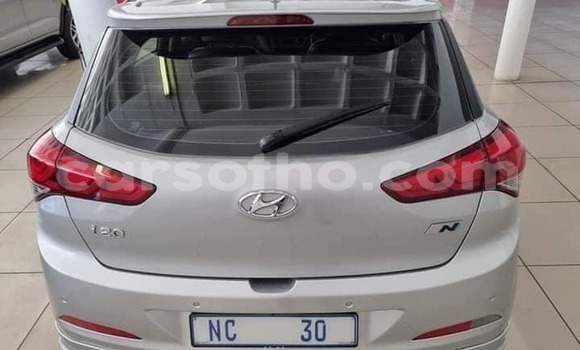 اشتري مستعمل Hyundai i20 Silver سيارة في Maseru في Maseru اشتري مستعمل Hyundai i20 Silver سيارة في Maseru في Maseru