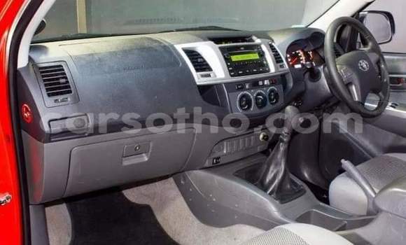 Sayi Na hannu Toyota Hilux Red Mota in Maseru a Maseru Sayi Na hannu Toyota Hilux Red Mota in Maseru a Maseru