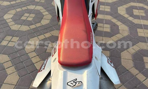 اشتري مستعمل Honda CRF Red دراجة نارية في Maseru في Maseru اشتري مستعمل Honda CRF Red دراجة نارية في Maseru في Maseru