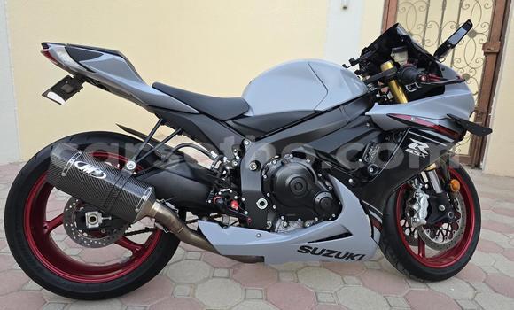اشتري مستعمل Suzuki GSX–R Silver دراجة نارية في Butha Buthe في Butha-Buthe