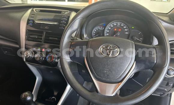 Sayi Na hannu Toyota Yaris White Mota in Maseru a Maseru Sayi Na hannu Toyota Yaris White Mota in Maseru a Maseru