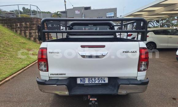 Sayi Na hannu Toyota Hilux White Mota in Maseru a Maseru Sayi Na hannu Toyota Hilux White Mota in Maseru a Maseru