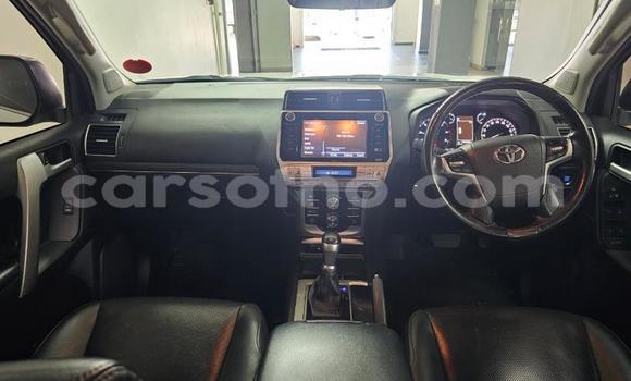 Sayi Na hannu Toyota Land Cruiser Prado White Mota in Maseru a Maseru Sayi Na hannu Toyota Land Cruiser Prado White Mota in Maseru a Maseru