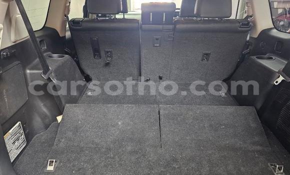 Sayi Na hannu Toyota Land Cruiser Prado White Mota in Maseru a Maseru Sayi Na hannu Toyota Land Cruiser Prado White Mota in Maseru a Maseru