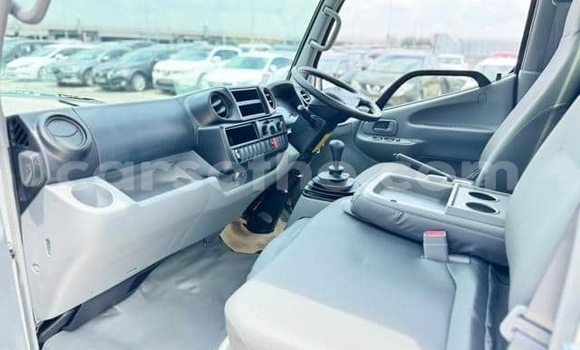 Sayi Na hannu Toyota Dyna Silver Babbar mota in Maputsoe a Leribe Sayi Na hannu Toyota Dyna Silver Babbar mota in Maputsoe a Leribe