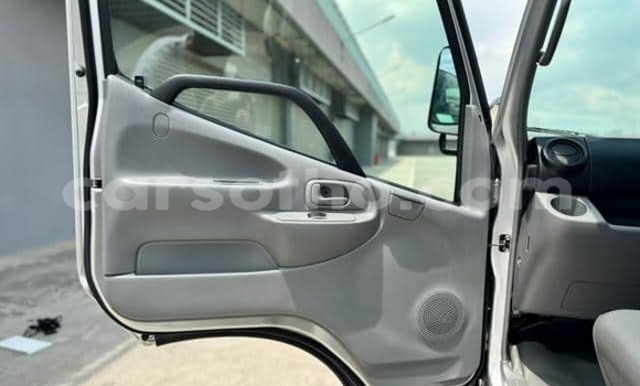 Sayi Na hannu Toyota Dyna Silver Babbar mota in Maputsoe a Leribe Sayi Na hannu Toyota Dyna Silver Babbar mota in Maputsoe a Leribe