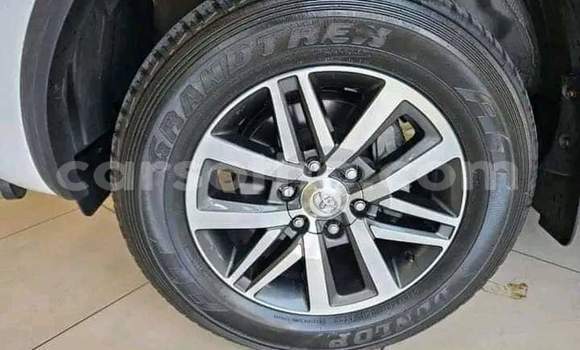 Buy Used Toyota Fortuner White Car in Maseru in Maseru Buy Used Toyota Fortuner White Car in Maseru in Maseru