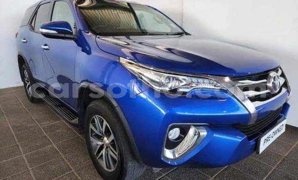 Sayi Na hannu Toyota Fortuner Blue Mota in Maseru a Maseru Sayi Na hannu Toyota Fortuner Blue Mota in Maseru a Maseru