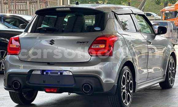 Sayi Na hannu Suzuki Swift Silver Mota in Maseru a Maseru Sayi Na hannu Suzuki Swift Silver Mota in Maseru a Maseru