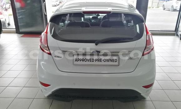 اشتري مستعمل Ford Fiesta White سيارة في Maseru في Maseru اشتري مستعمل Ford Fiesta White سيارة في Maseru في Maseru