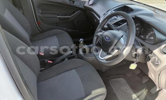 اشتري مستعمل Ford Fiesta White سيارة في Maseru في Maseru اشتري مستعمل Ford Fiesta White سيارة في Maseru في Maseru