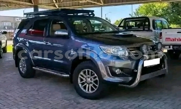 اشتري مستعمل Toyota Fortuner Black سيارة في Maseru في Maseru اشتري مستعمل Toyota Fortuner Black سيارة في Maseru في Maseru