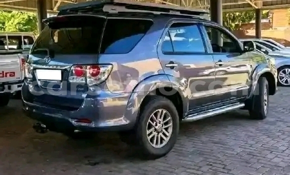 اشتري مستعمل Toyota Fortuner Black سيارة في Maseru في Maseru اشتري مستعمل Toyota Fortuner Black سيارة في Maseru في Maseru