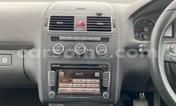 Sayi Na hannu Volkswagen Touran White Mota in Maputsoe a Leribe Sayi Na hannu Volkswagen Touran White Mota in Maputsoe a Leribe