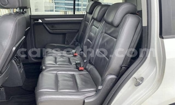 Sayi Na hannu Volkswagen Touran White Mota in Maputsoe a Leribe Sayi Na hannu Volkswagen Touran White Mota in Maputsoe a Leribe