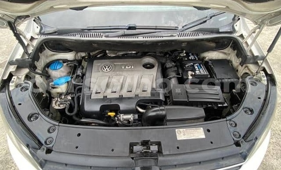 Sayi Na hannu Volkswagen Touran White Mota in Maputsoe a Leribe Sayi Na hannu Volkswagen Touran White Mota in Maputsoe a Leribe