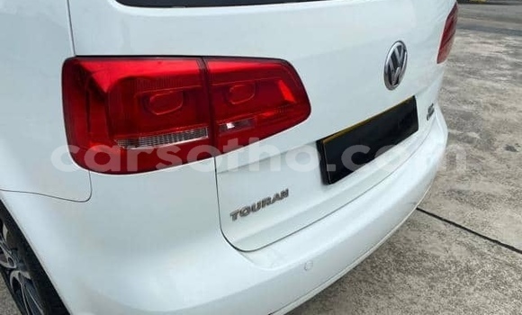 Sayi Na hannu Volkswagen Touran White Mota in Maputsoe a Leribe Sayi Na hannu Volkswagen Touran White Mota in Maputsoe a Leribe