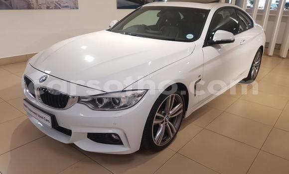 Acheter Occasion Voiture BMW M4 Blanc à Maputsoa, Leribe Acheter Occasion Voiture BMW M4 Blanc à Maputsoa, Leribe