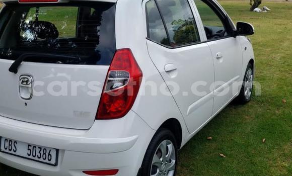 Sayi Na hannu Hyundai i10 White Mota in Maseru a Maseru Sayi Na hannu Hyundai i10 White Mota in Maseru a Maseru