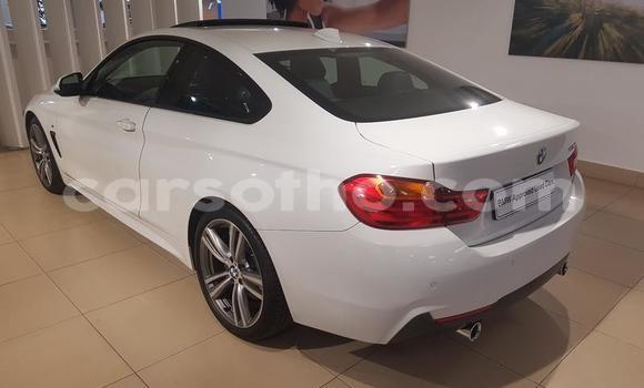 Acheter Occasion Voiture BMW M4 Blanc à Maputsoa, Leribe Acheter Occasion Voiture BMW M4 Blanc à Maputsoa, Leribe
