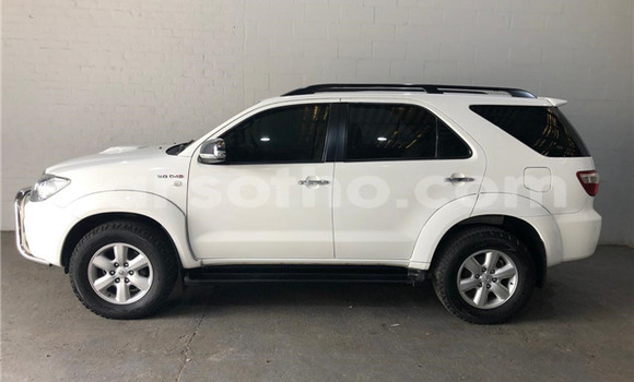 اشتري مستعمل Toyota Fortuner White سيارة في Maseru في Maseru اشتري مستعمل Toyota Fortuner White سيارة في Maseru في Maseru