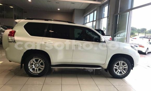 Acheter Occasion Voiture Toyota Land Cruiser Prado Blanc à Import - Dubai, Maseru Acheter Occasion Voiture Toyota Land Cruiser Prado Blanc à Import - Dubai, Maseru