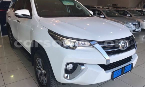 Acheter Occasion Voiture Toyota Fortuner Blanc à Maseru, Maseru Acheter Occasion Voiture Toyota Fortuner Blanc à Maseru, Maseru