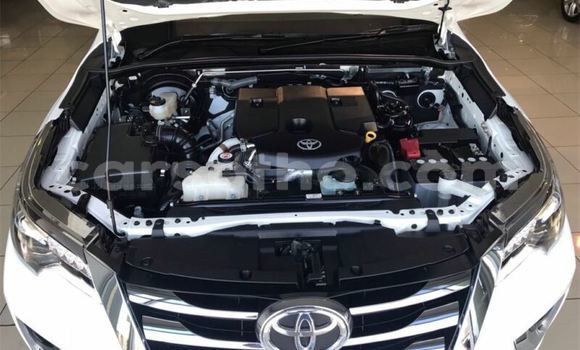 Acheter Occasion Voiture Toyota Fortuner Blanc à Maseru, Maseru Acheter Occasion Voiture Toyota Fortuner Blanc à Maseru, Maseru