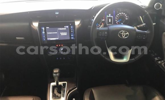 Acheter Occasion Voiture Toyota Fortuner Blanc à Maseru, Maseru Acheter Occasion Voiture Toyota Fortuner Blanc à Maseru, Maseru
