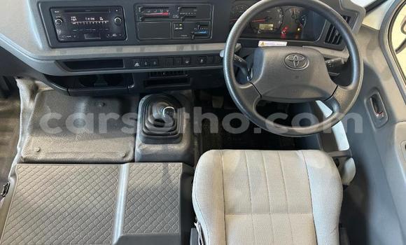 اشتري مستعمل Toyota Coaster White سيارة في Maseru في Maseru اشتري مستعمل Toyota Coaster White سيارة في Maseru في Maseru