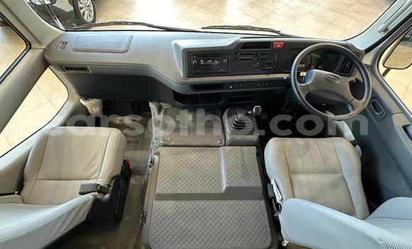 اشتري مستعمل Toyota Coaster White سيارة في Maseru في Maseru اشتري مستعمل Toyota Coaster White سيارة في Maseru في Maseru