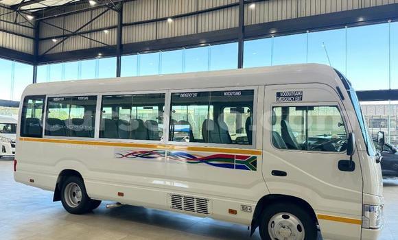 اشتري مستعمل Toyota Coaster White سيارة في Maseru في Maseru اشتري مستعمل Toyota Coaster White سيارة في Maseru في Maseru