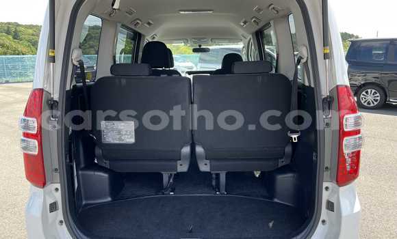 اشتري مستعمل Toyota Noah White سيارة في Maseru في Maseru اشتري مستعمل Toyota Noah White سيارة في Maseru في Maseru